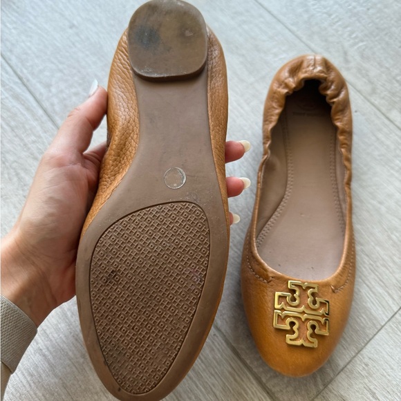 Barely Worn Tory Burch Brown Ballet Flats size 8 - Picture 3 of 4